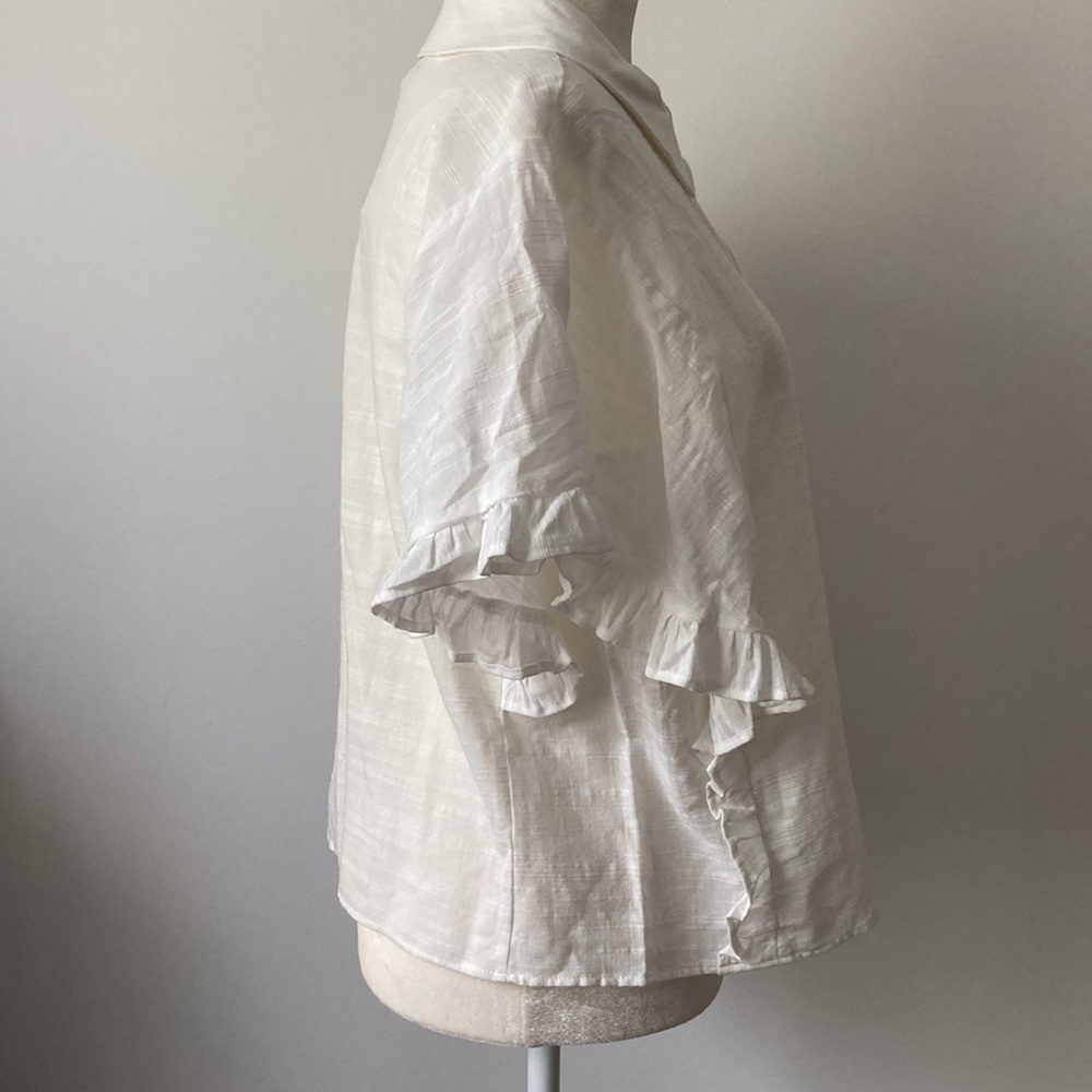 Universal Thread Ruffled Button Down - Picture 11 of 12